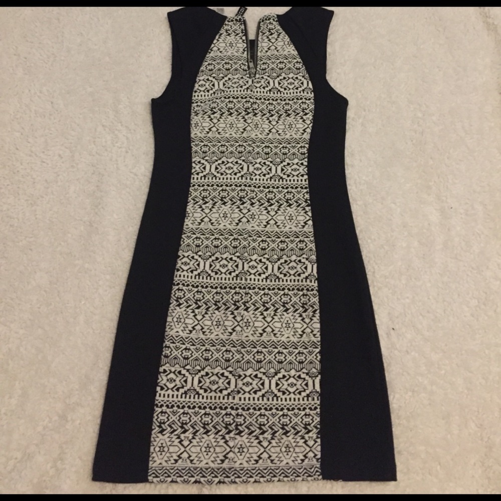 Mini dress - Picture 2 of 3