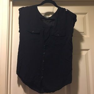 Black button down top XS but fits like S