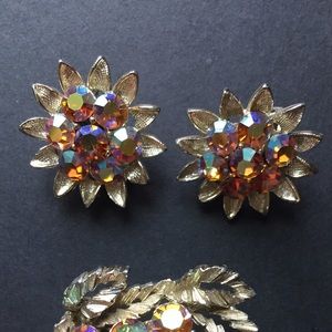 Vintage Lisner brooch and earrings jewelry set