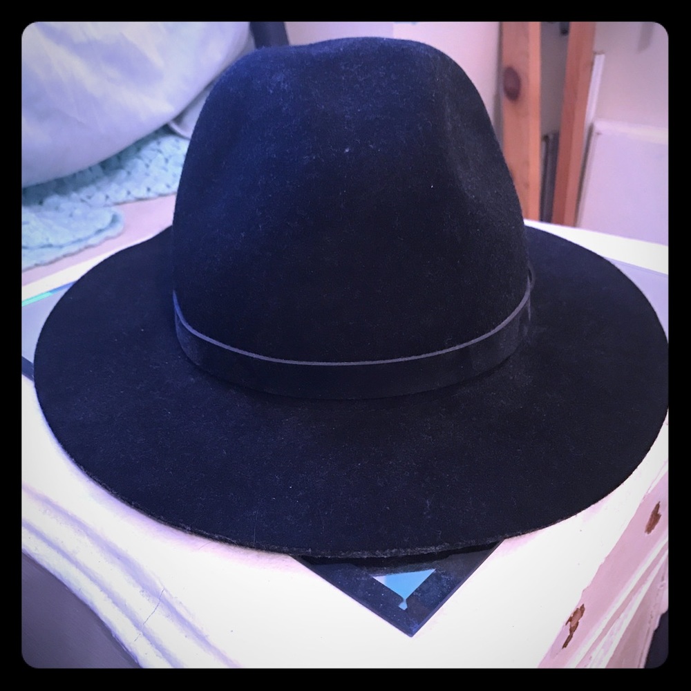 Black summer hat