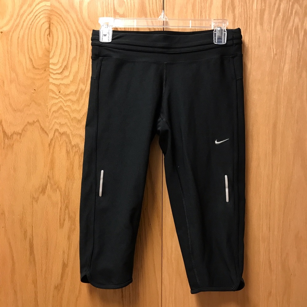 NIKE DRI-FIT cropped leggings