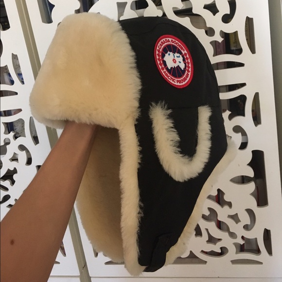 Canada Goose Accessories - Canada Goose Artic Tech Pilot Hat