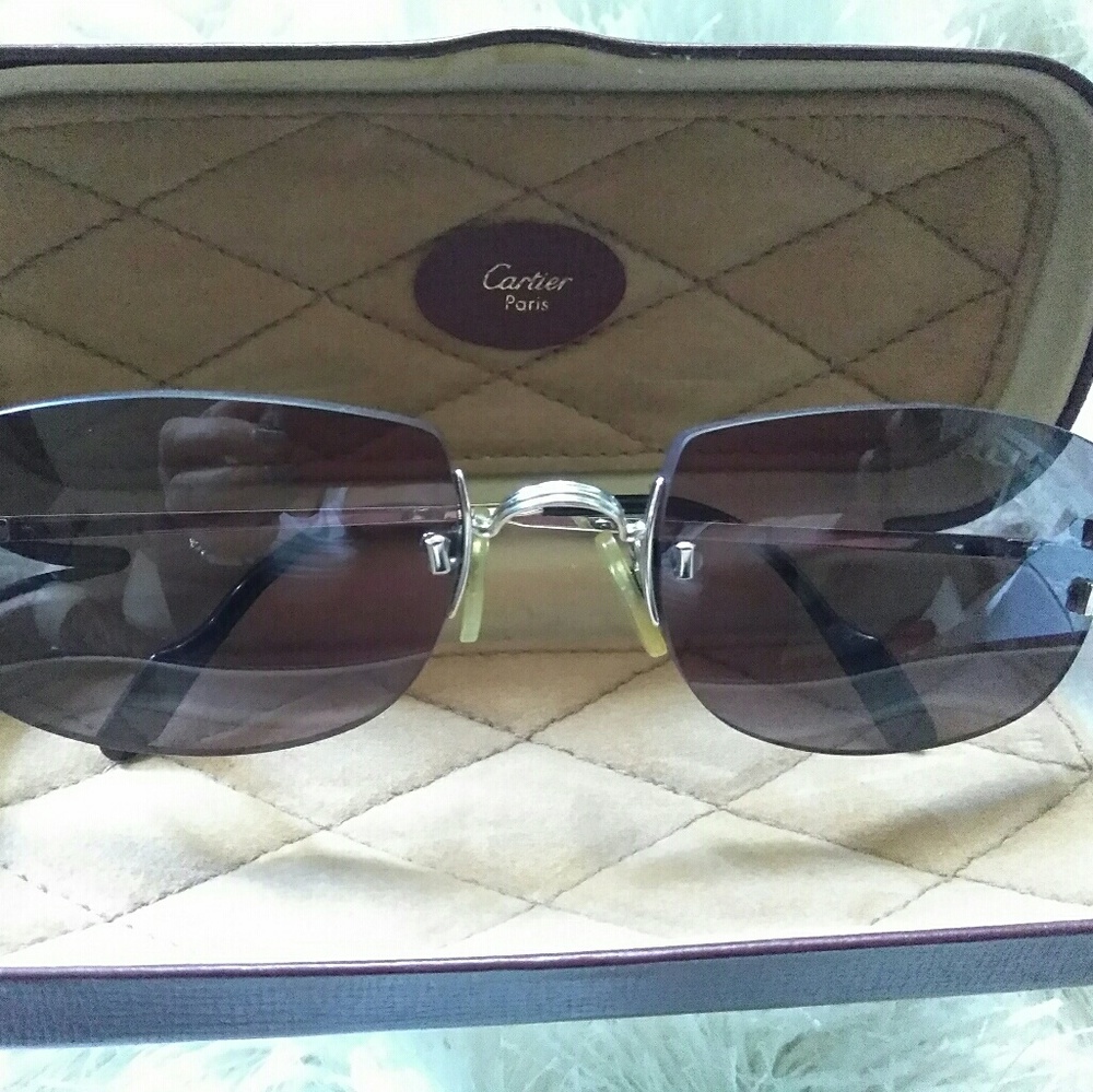 Burgundy Cartier Paris sunglasses like new