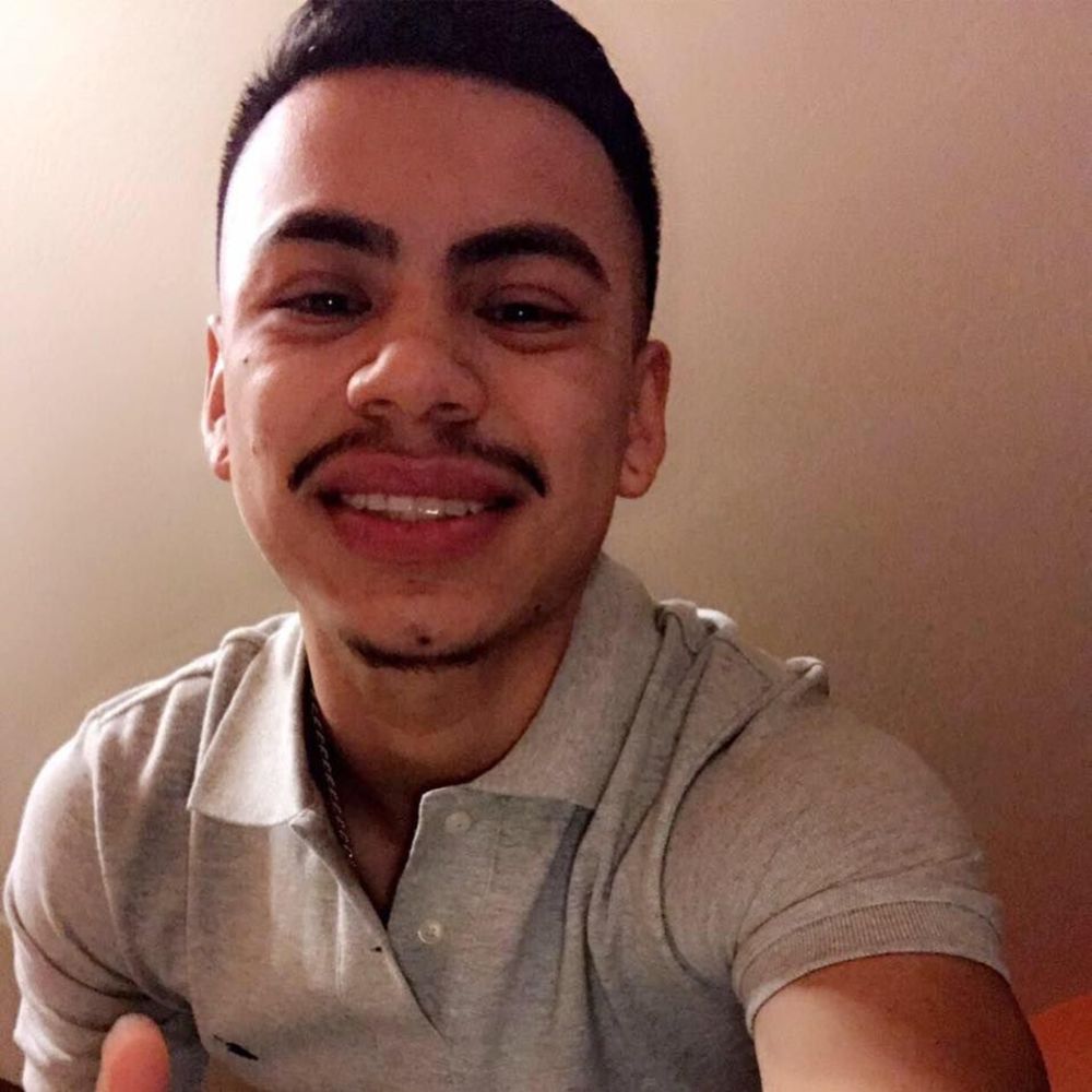 Meet your Posher, Castellanos