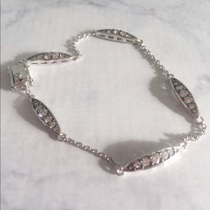 Dainty zircon diamond bracelet