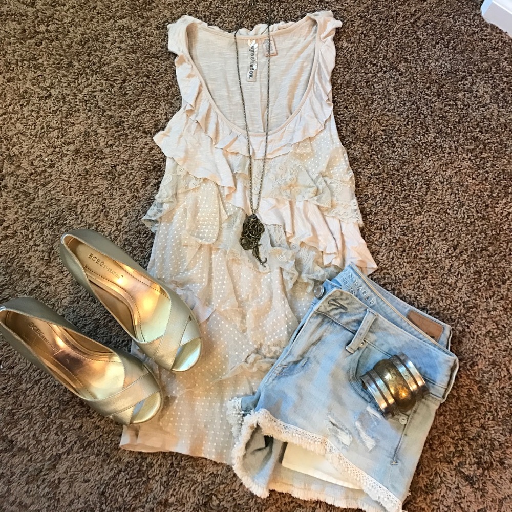 ⭐️Ruffled Beige Tank⭐️