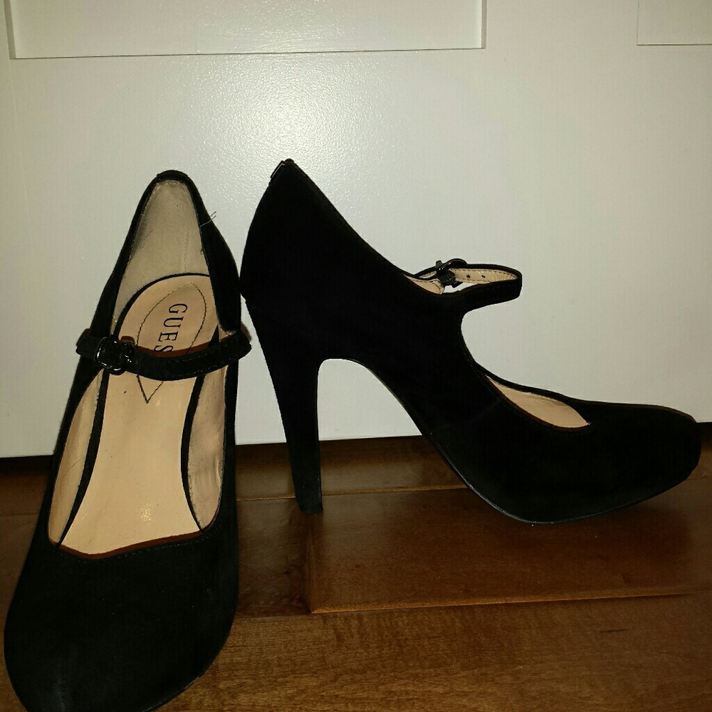 Black Mary Jane pumps