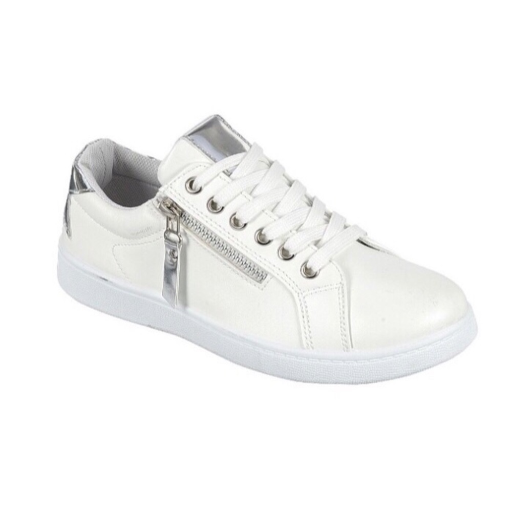 METALLIC Accented white sneakers