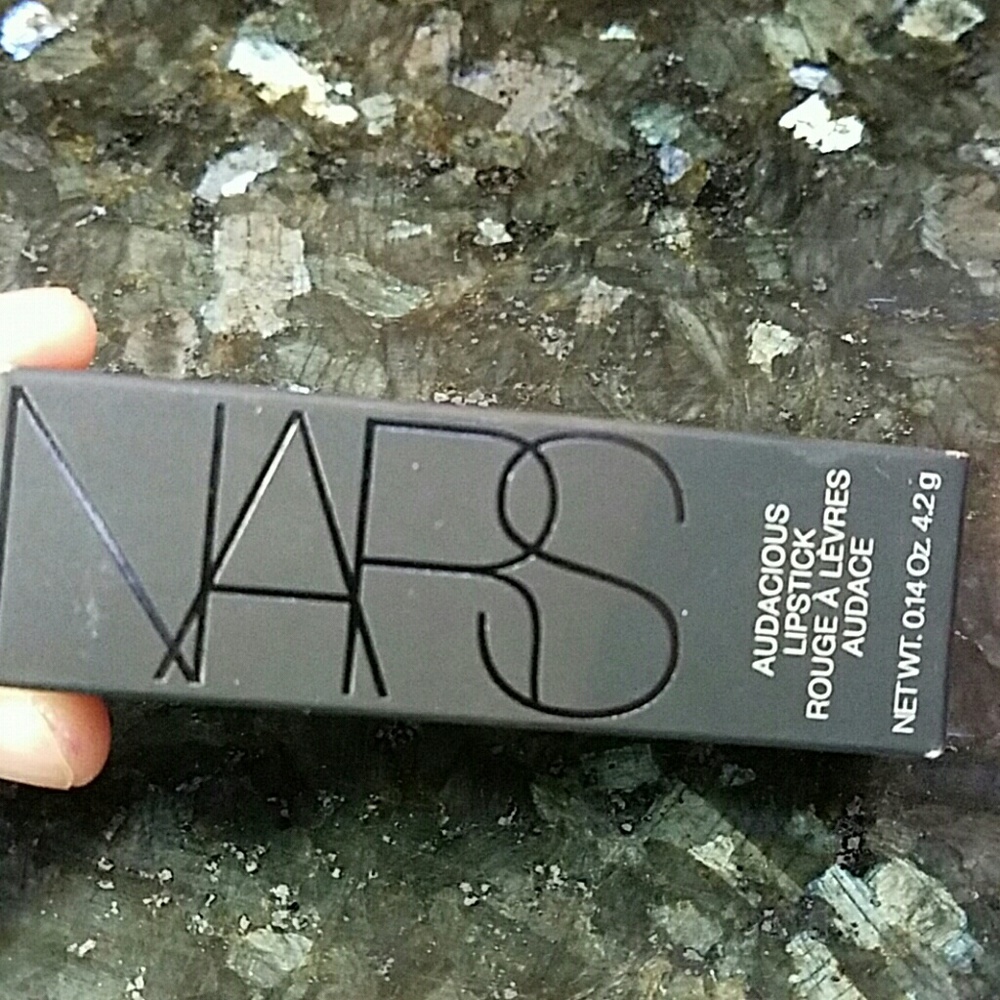 nars lipstic matte(vera)
