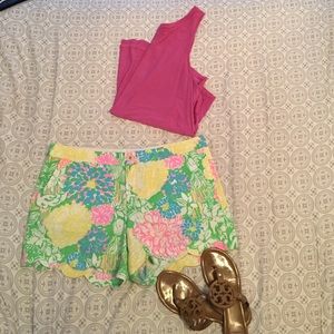 Lilly Pulitzer scallop short