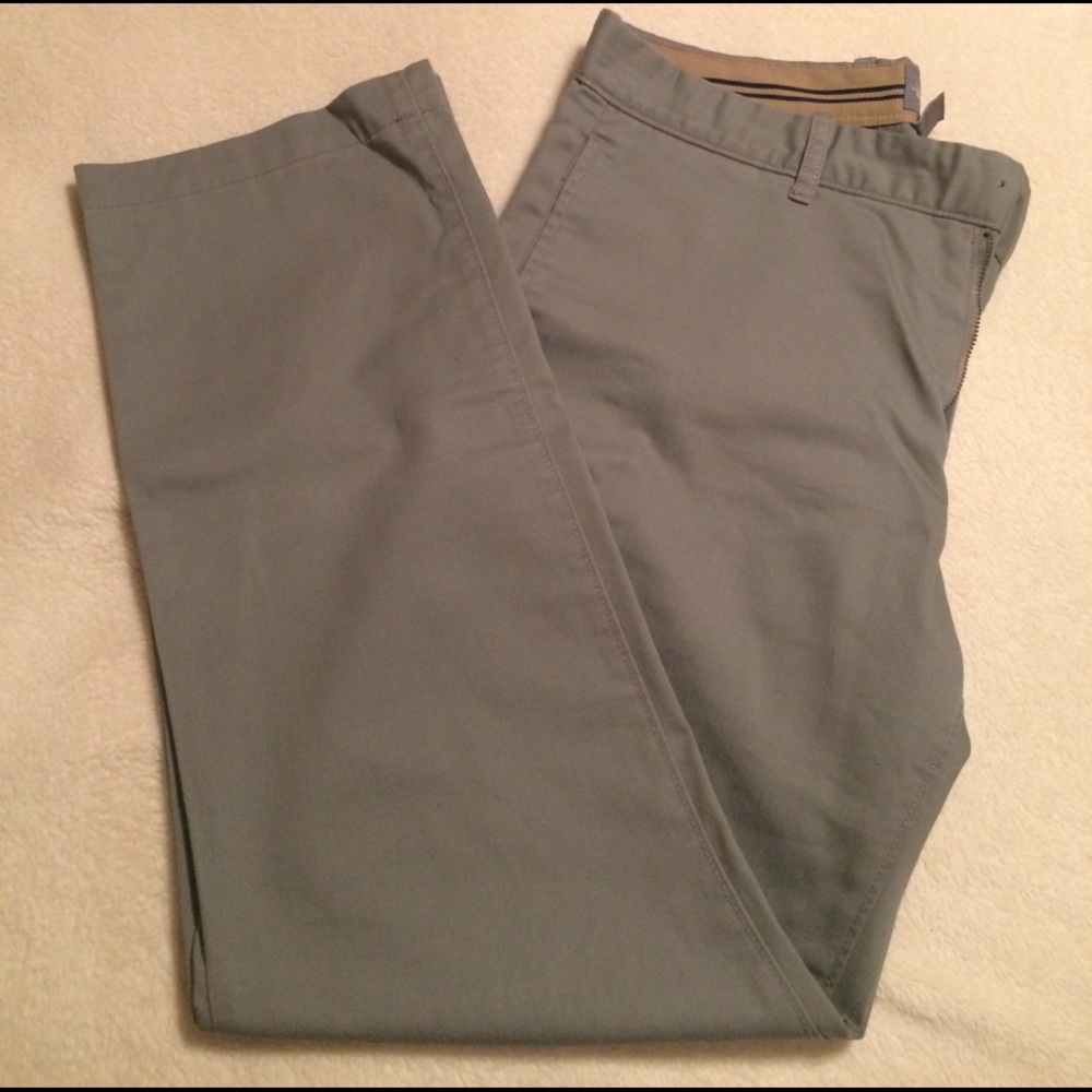 Men's Gap khaki pants