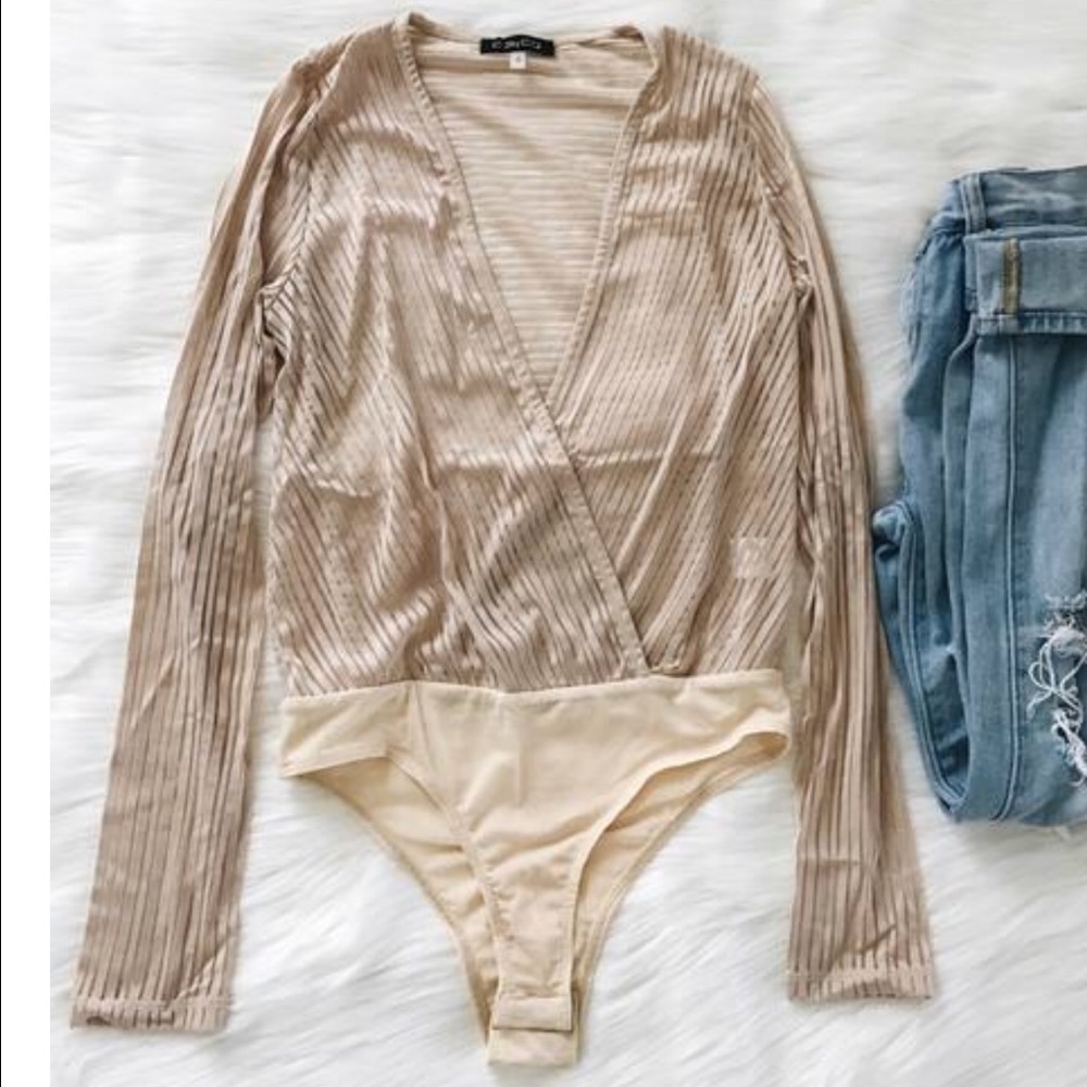 Nude striped mesh long sleeve deep V bodysuit🌹S/M - Picture 4 of 4