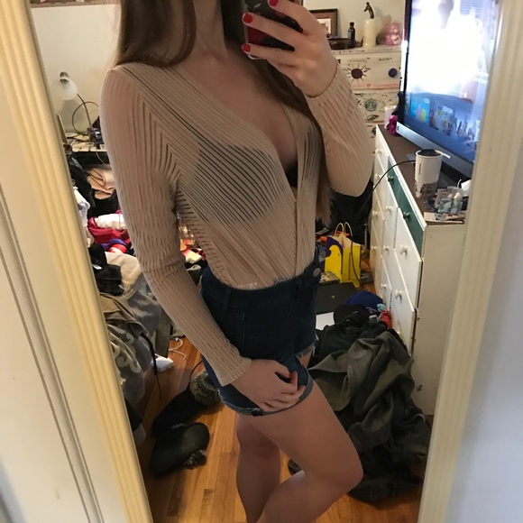 Nude striped mesh long sleeve deep V bodysuitπΉS/M - Picture 2 of 4