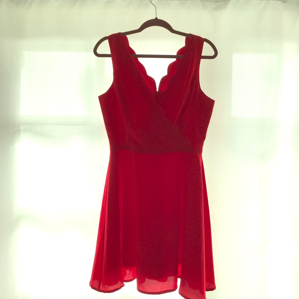 Scalloped v neck red dress