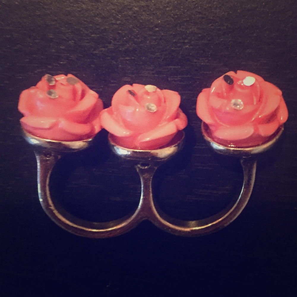 Two finger ring with pink flowers