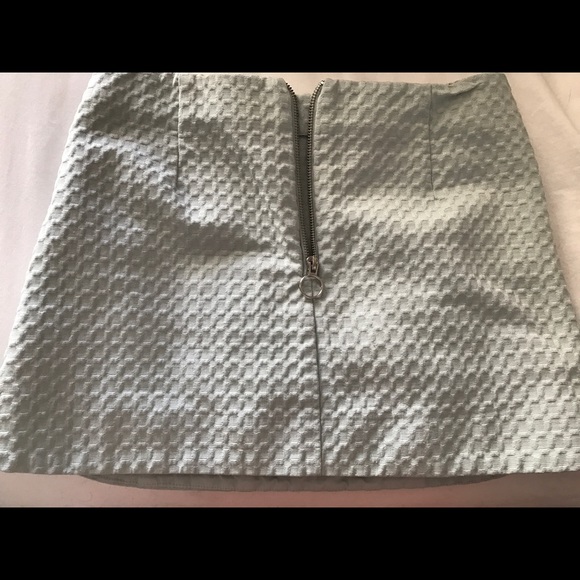 Topshop Textured Curved Hem Pelmet Skirt - Picture 2 of 3