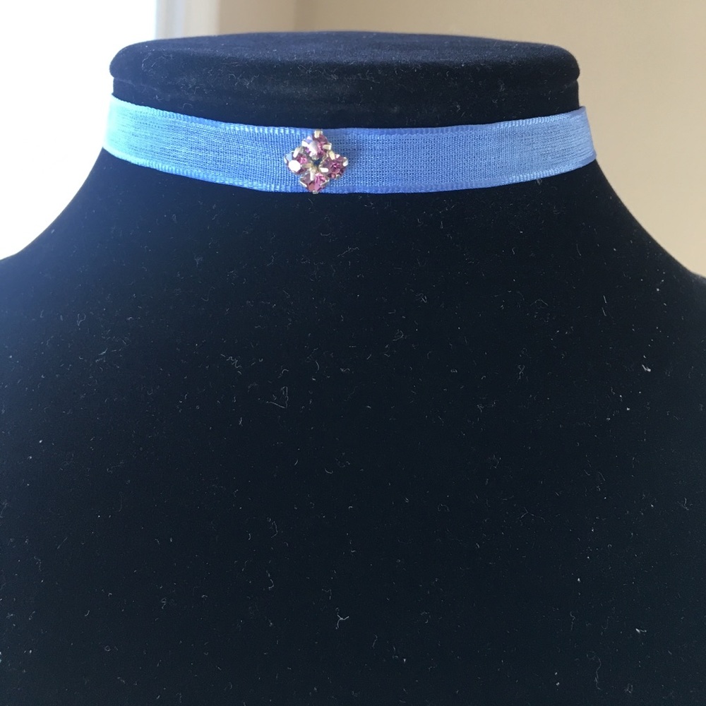 Chokers - Picture 5 of 8