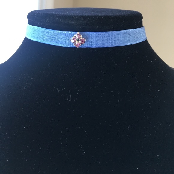 Chokers - Picture 5 of 8