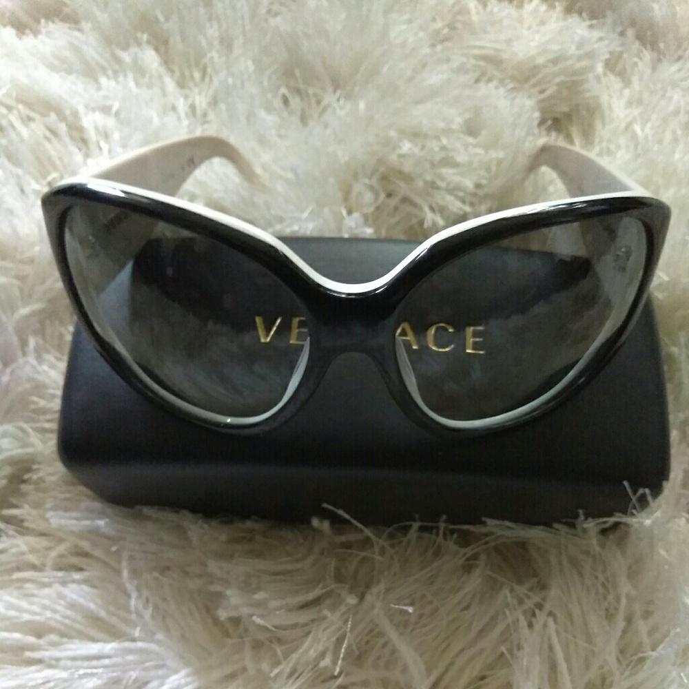 Ladies black & White Versace sunglasses