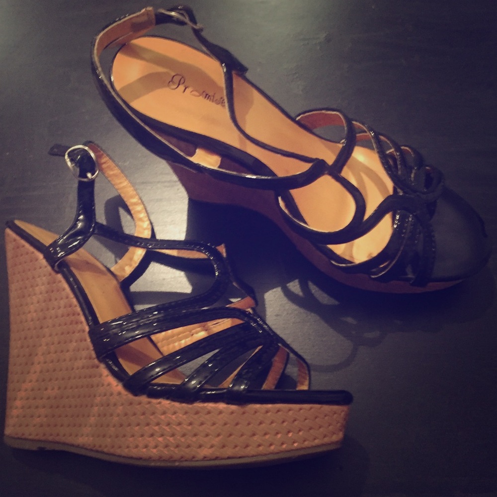 Black wedge sandals size 6.5. Brand: iPromiseU