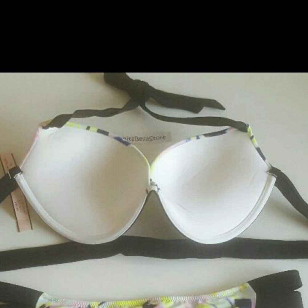 Victoria secrets THE HOTTIE HALTER BIKINI TOP NWT - Picture 2 of 4