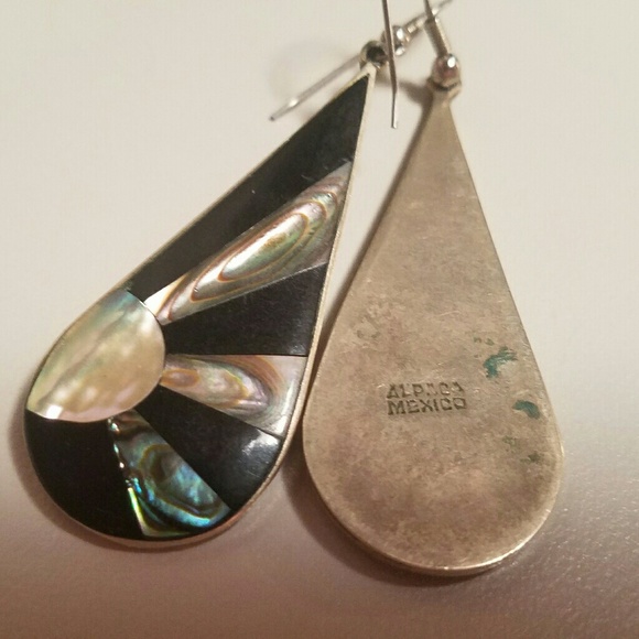 ABALONE & ONYX EARRINGS - Picture 2 of 4