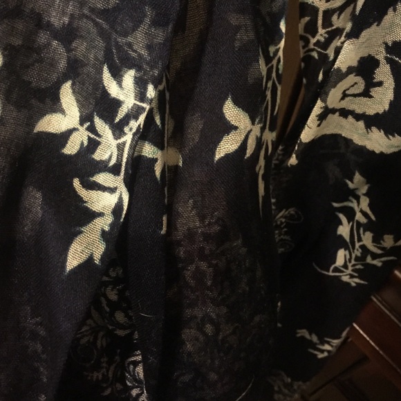 Scarf - Picture 2 of 2