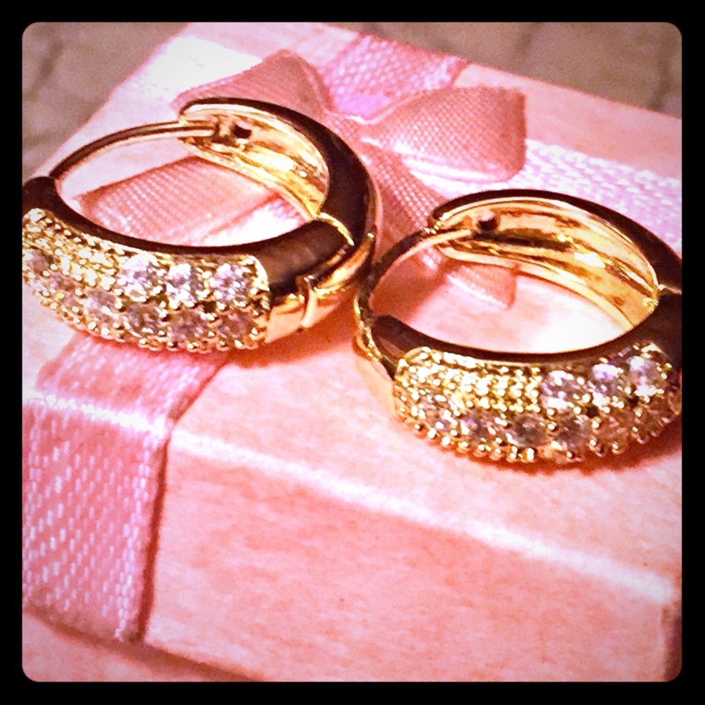 Gold earrings with 'diamonds'