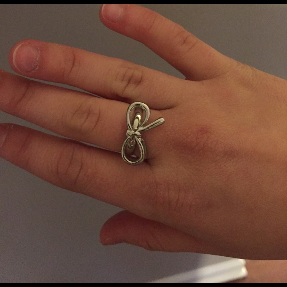 Silver bow ring