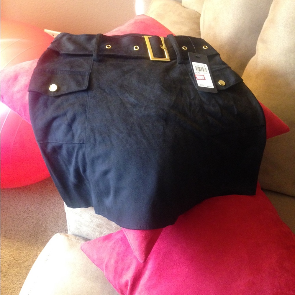 🚨SOLD🚨 Guess mini skirt