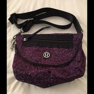 LULULEMON FESTIVAL PURPLE SPECKLED DOT CROSSBODY