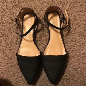 Pointed toe flats