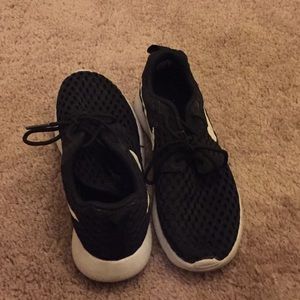 Sneakers 👟 size 2