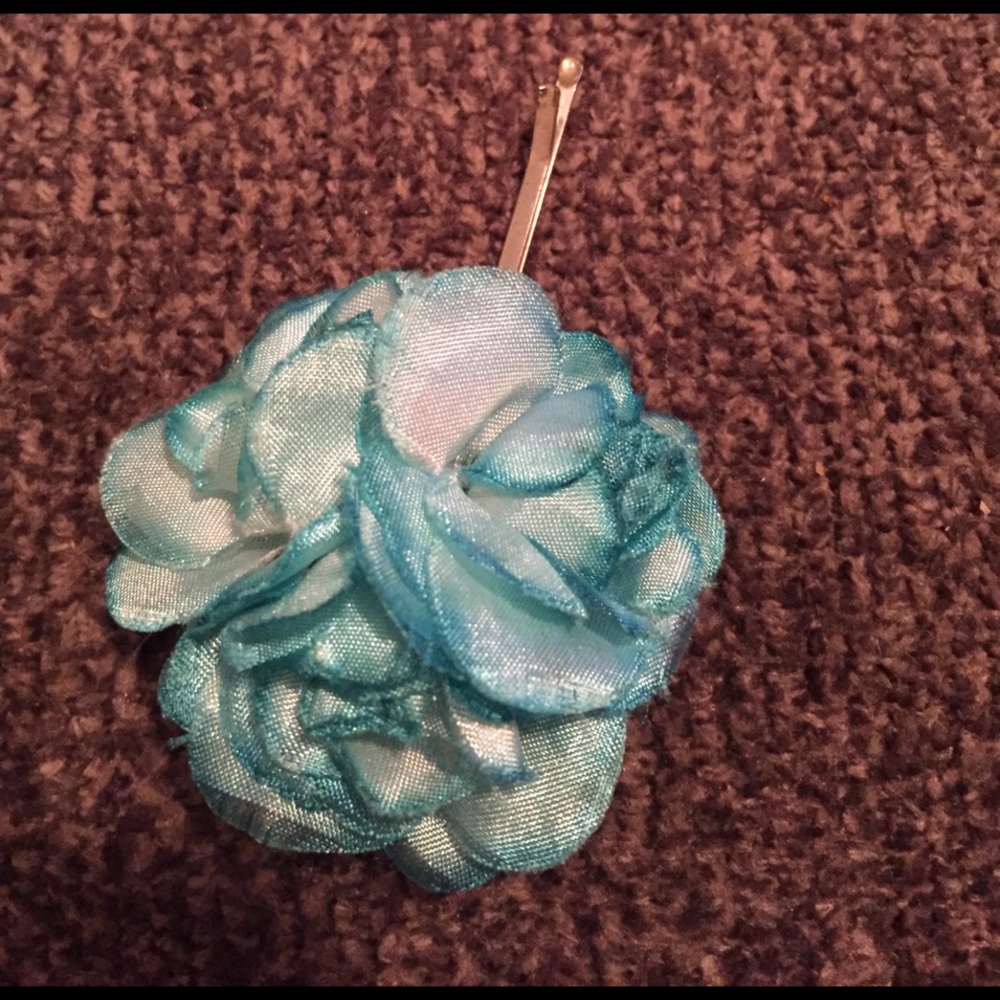 Blue flower hair pin