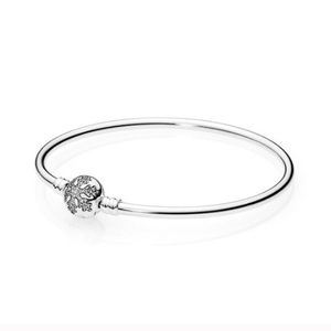 Pandora Limited Edition snowflake bangle
