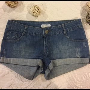 Rip Curl denim Portland cuff shorts!