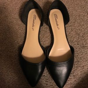 Black pointed toe flats