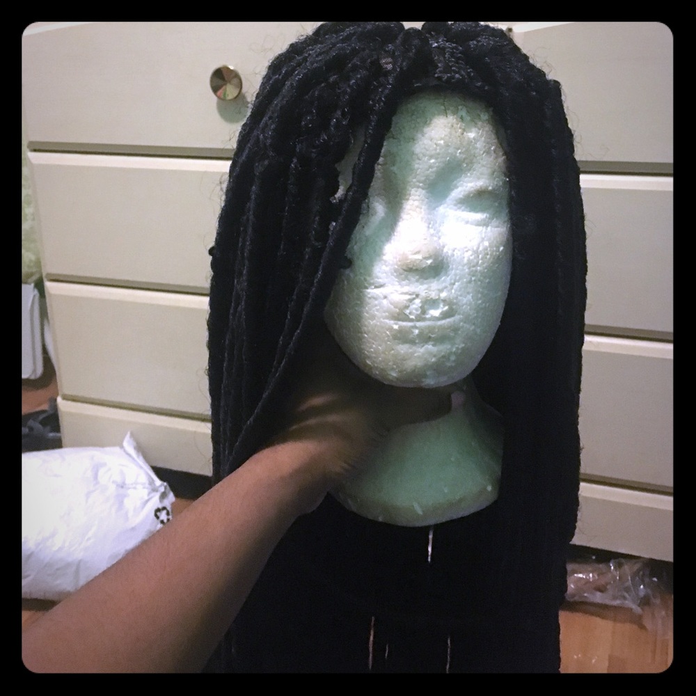 1b faux locs 18-20 inch long