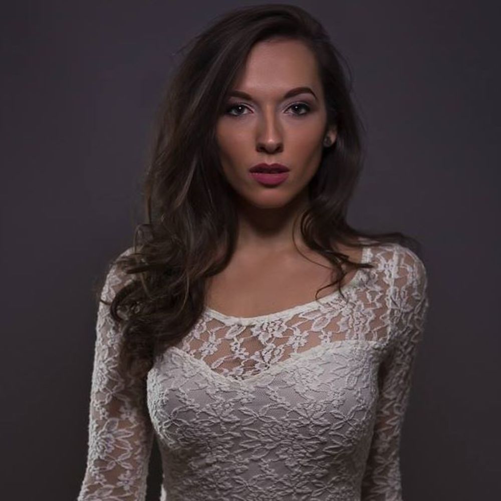 Meet your Posher, Arianna