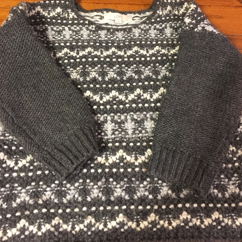 Loft Sweater size small great condition