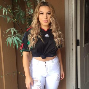 Meet your Posher, Yoselyn