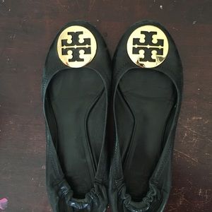 Tory Burch flats with gold emblem