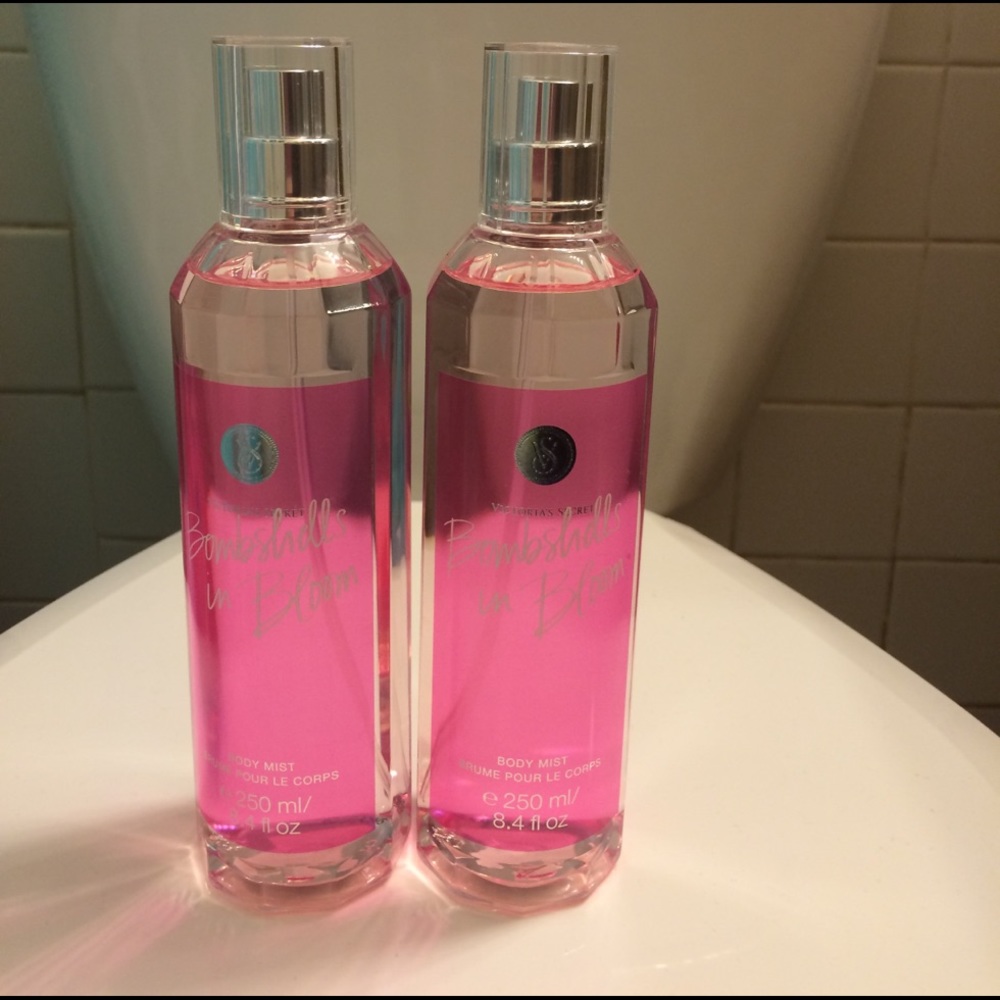 Bombshells in bloom mist
