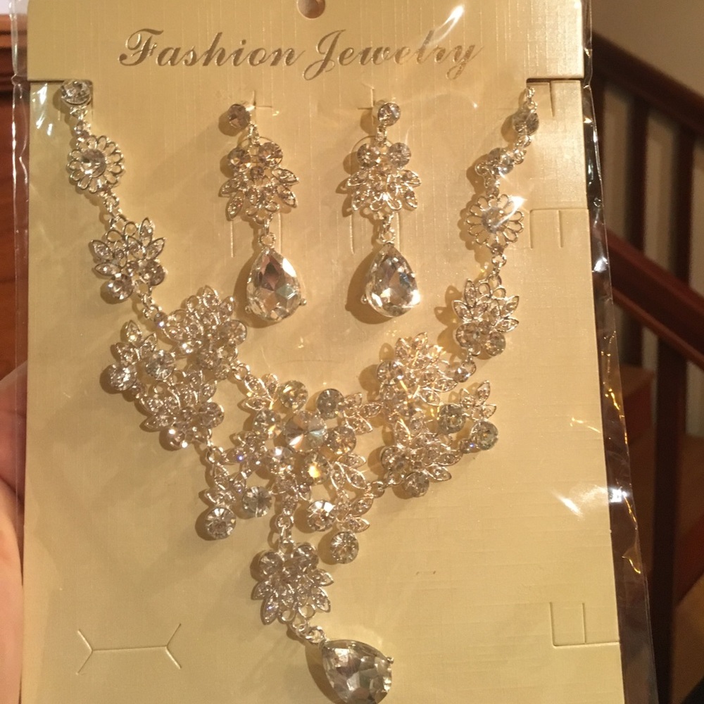 Beautiful diamond necklace and earrings
