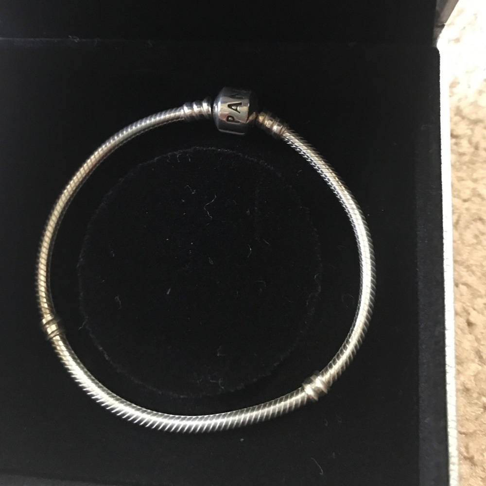 AUTH Pandora bracelet