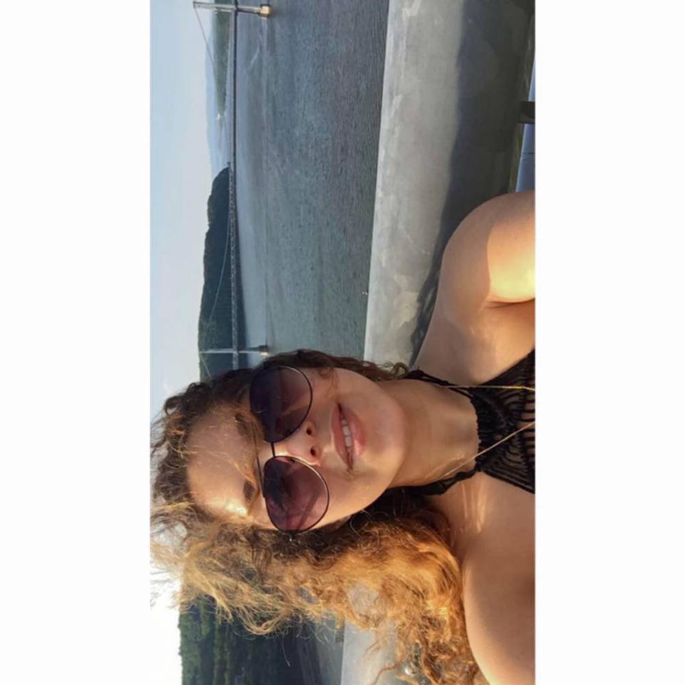 Meet your Posher, Evelyn