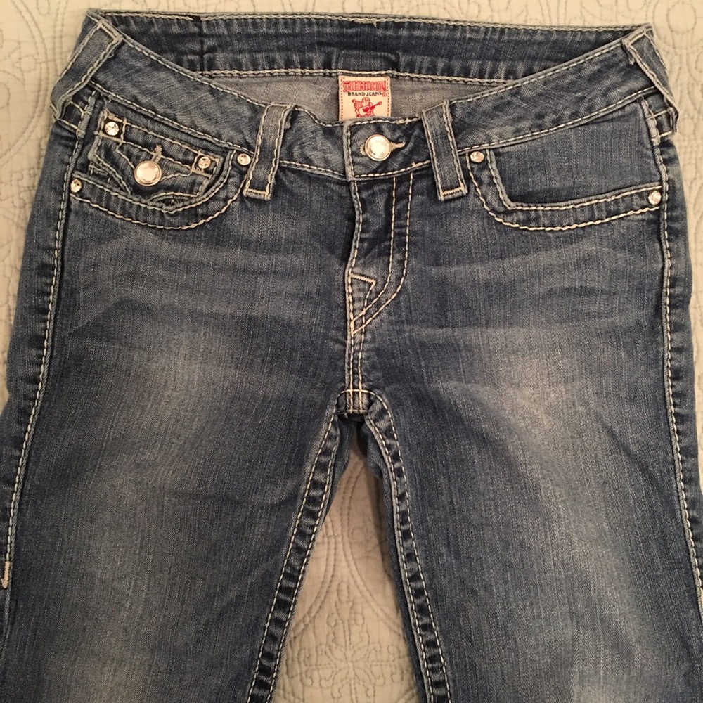 True Religion light wash capris size 28