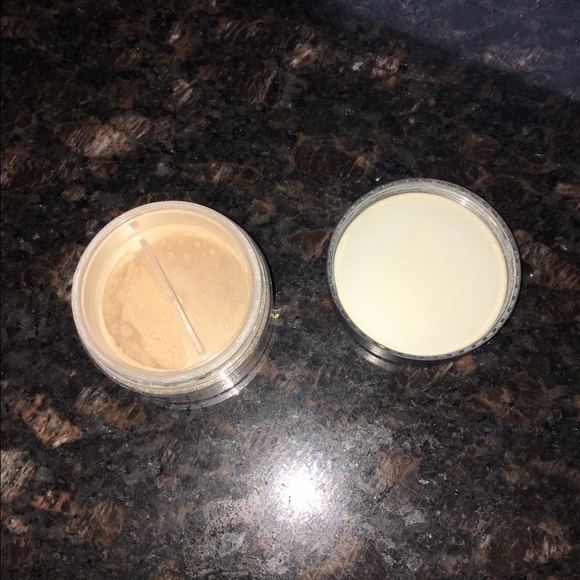 MICA Beauty Cosmetics Mineral Foundation Powder - Picture 4 of 4
