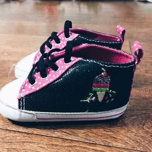 BOGO FREE ⭐️ Adorable Black w/ IceCream Shoes