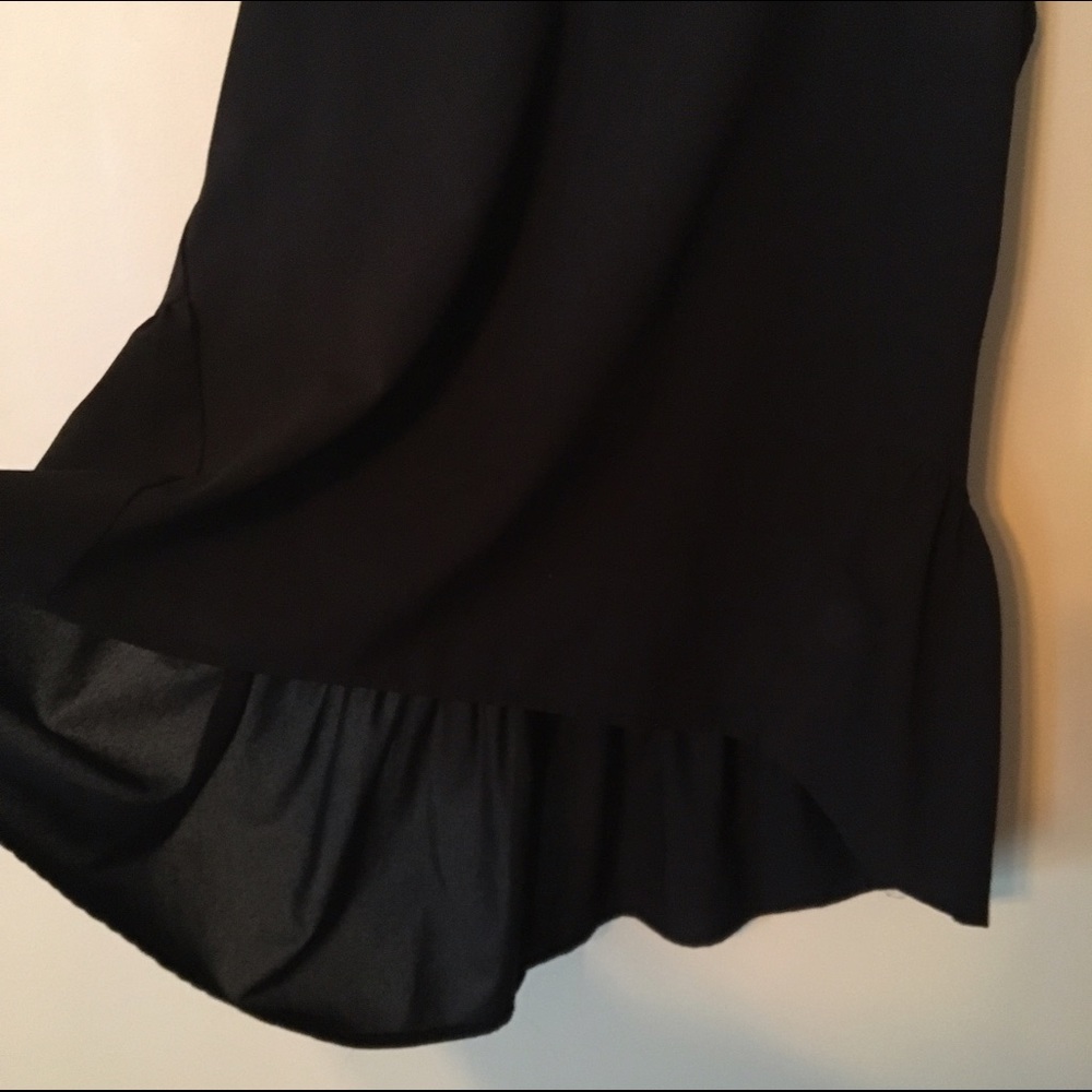 Black High Low Ruffle Tank - Picture 4 of 4